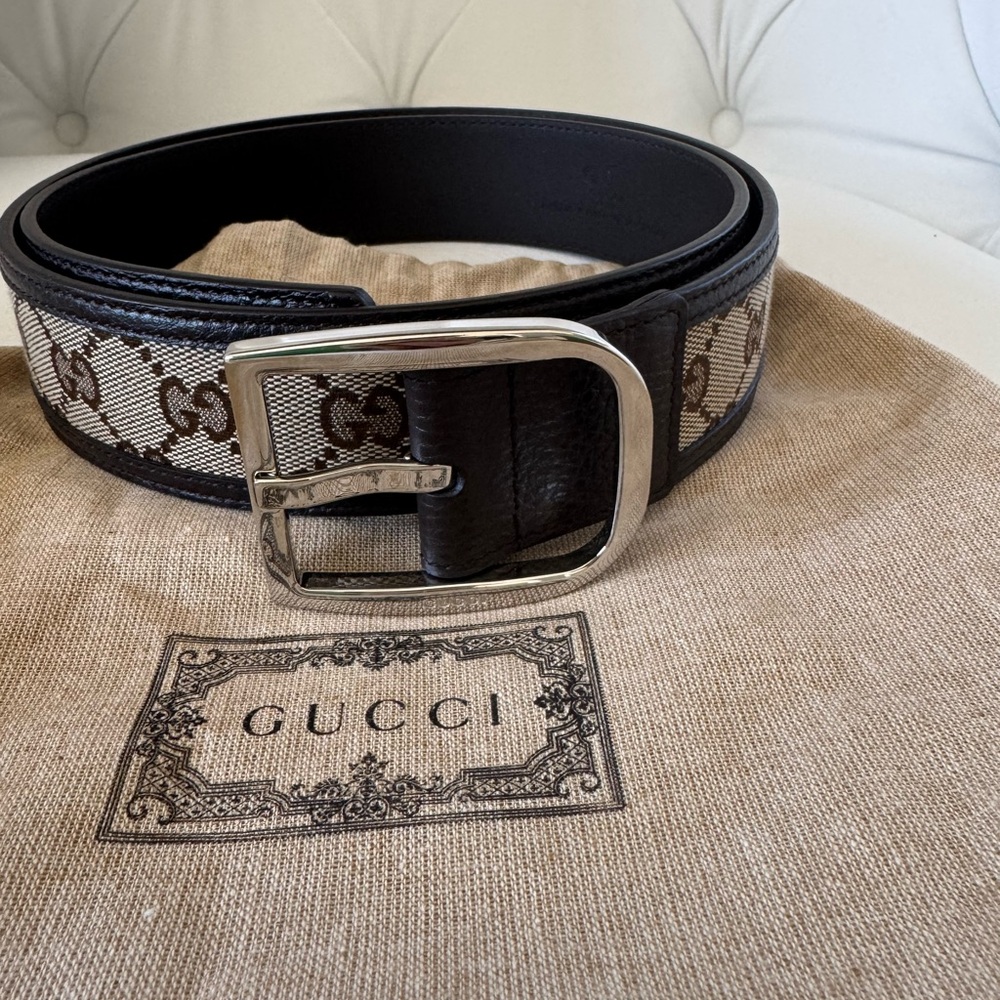Authentic Gucci Calfskin and Canvas logo Size 40